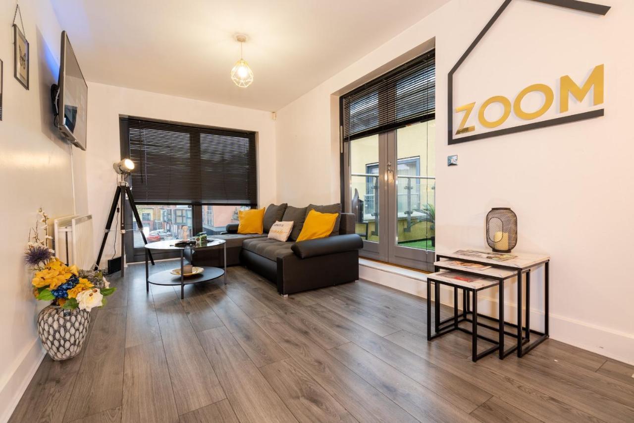 Luxe Place - Netflix & Workspace For 6 Birmingham Exterior foto