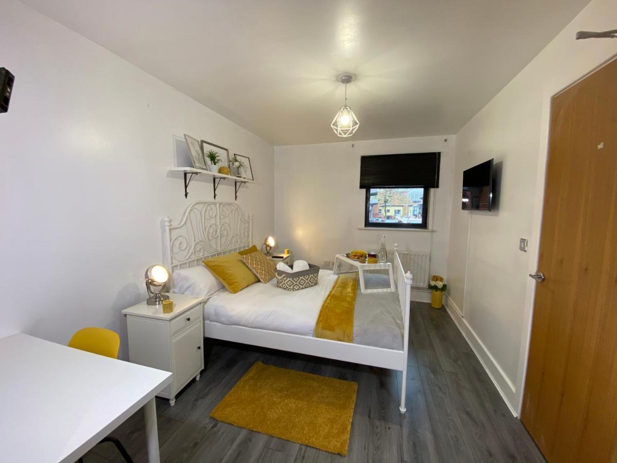 Luxe Place - Netflix & Workspace For 6 Birmingham Exterior foto